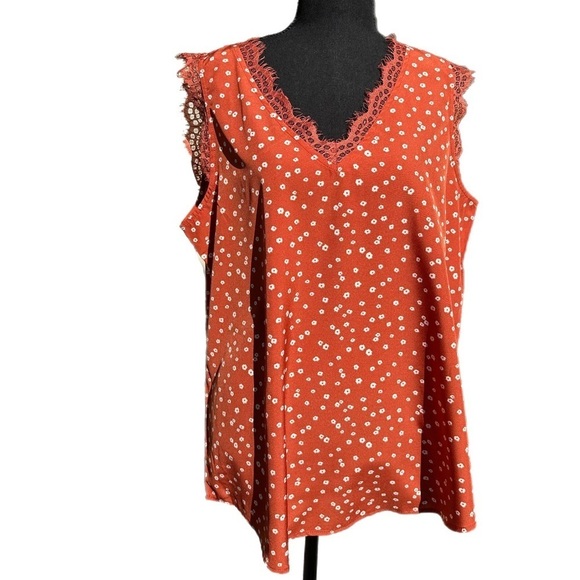 Harhay V-Neck Lace Trim Tank Top - Picture 2 of 9